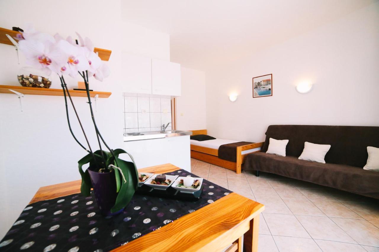 Villa Brigita Омиш Экстерьер фото