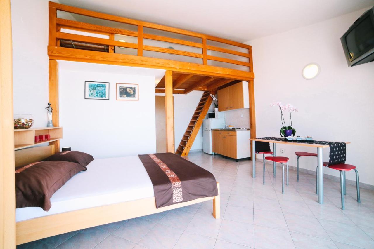 Villa Brigita Омиш Экстерьер фото