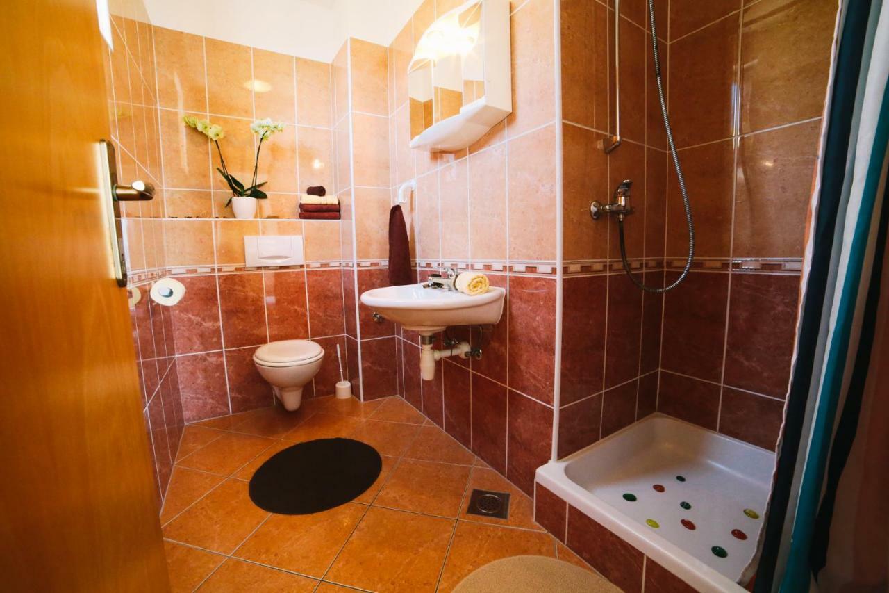 Villa Brigita Омиш Экстерьер фото